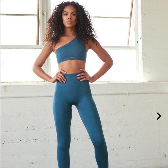 Set Active Matching Set - Picture 2 of 4